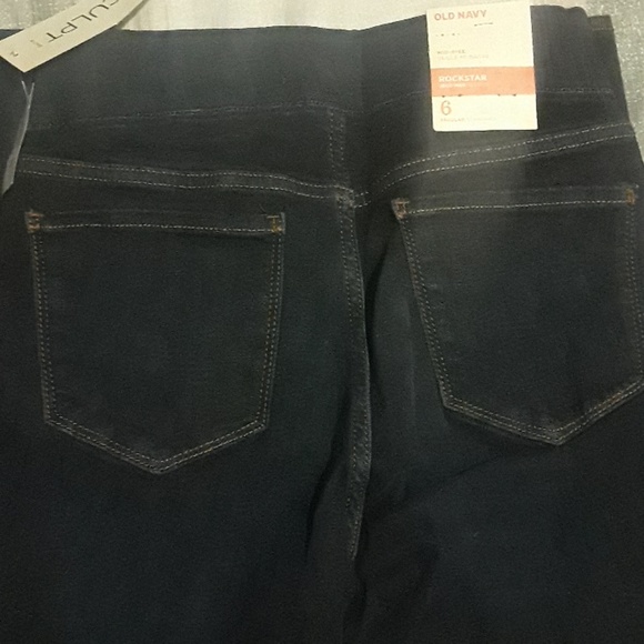 Mid rise sculpt old navy rockstar Jean's - Picture 4 of 4